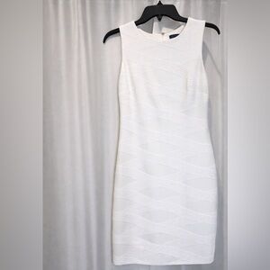 Tommy Hilfiger White Textured Mini Dress. Size 2
